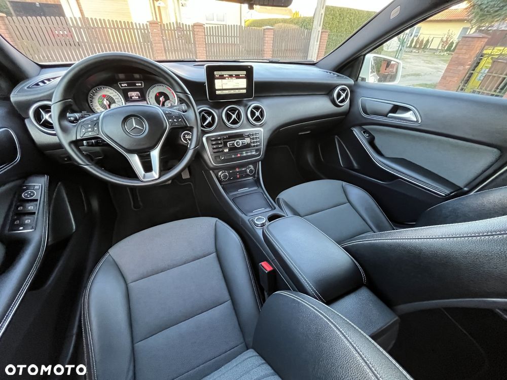 Mercedes-Benz Klasa A 180 7G-DCT Activity Edition - 25