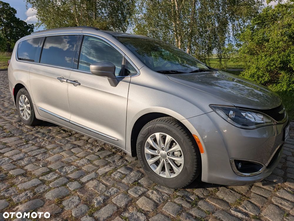 Chrysler Pacifica - 7
