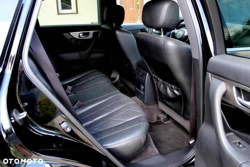 Infiniti QX70 3.0d S Premium - 10