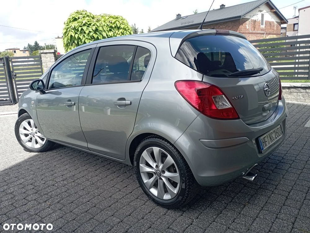 Opel Corsa 2012 photo 2