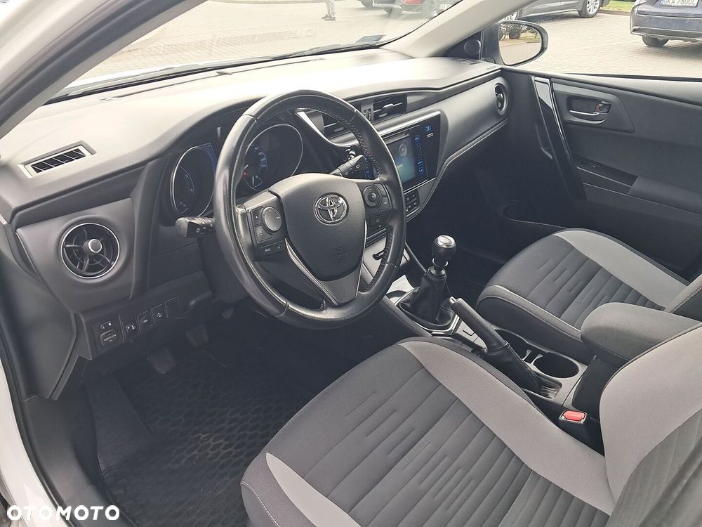 Toyota Auris 1.4 D-4D Premium - 10