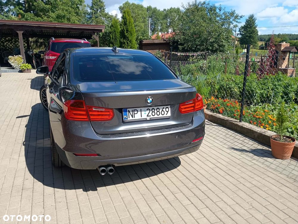 BMW Seria 3 328i - 4