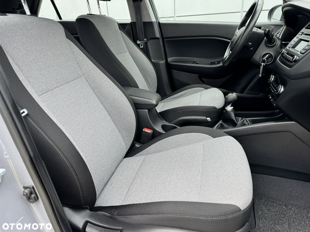 Hyundai i20 - 24