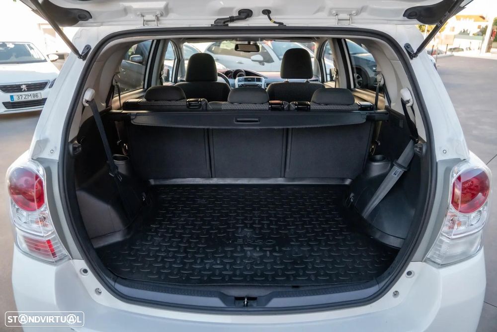 Toyota Verso 1.6 D-4D Comfort - 24