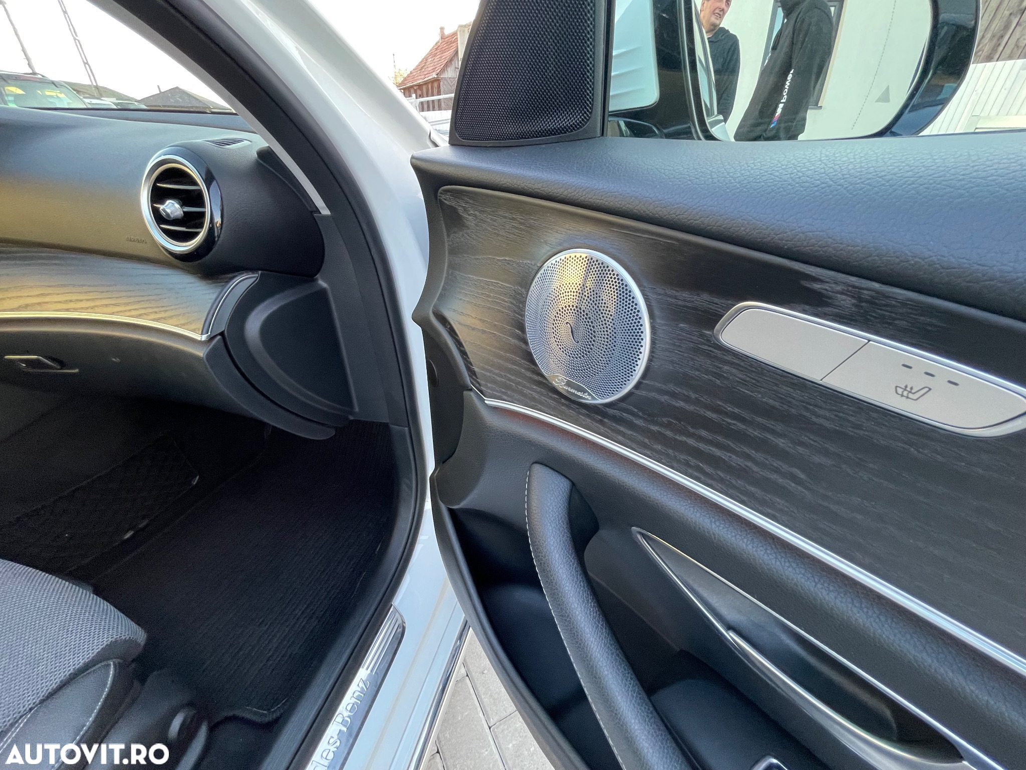 Mercedes-Benz E 220 d 4Matic T 9G-TRONIC Avantgarde - 11
