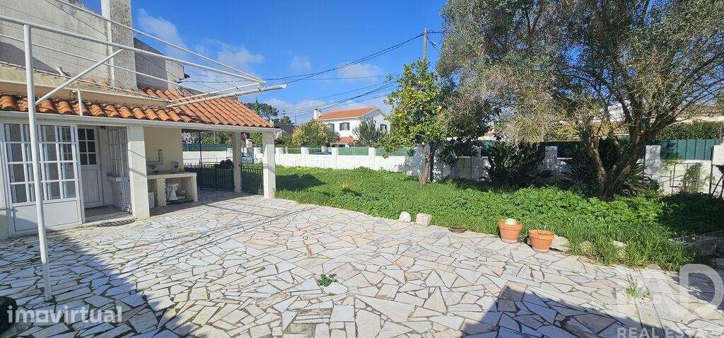 Casa / Villa T5 em Charneca de Caparica e Sobreda - Grande imagem: 4/23