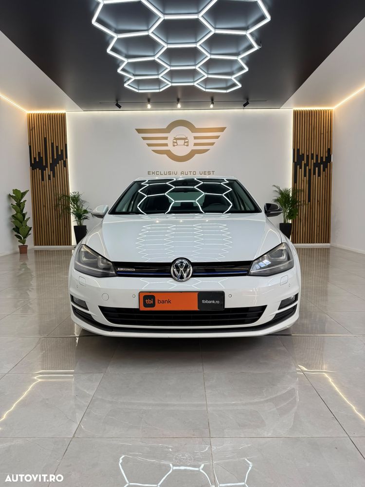 Volkswagen Golf - 11