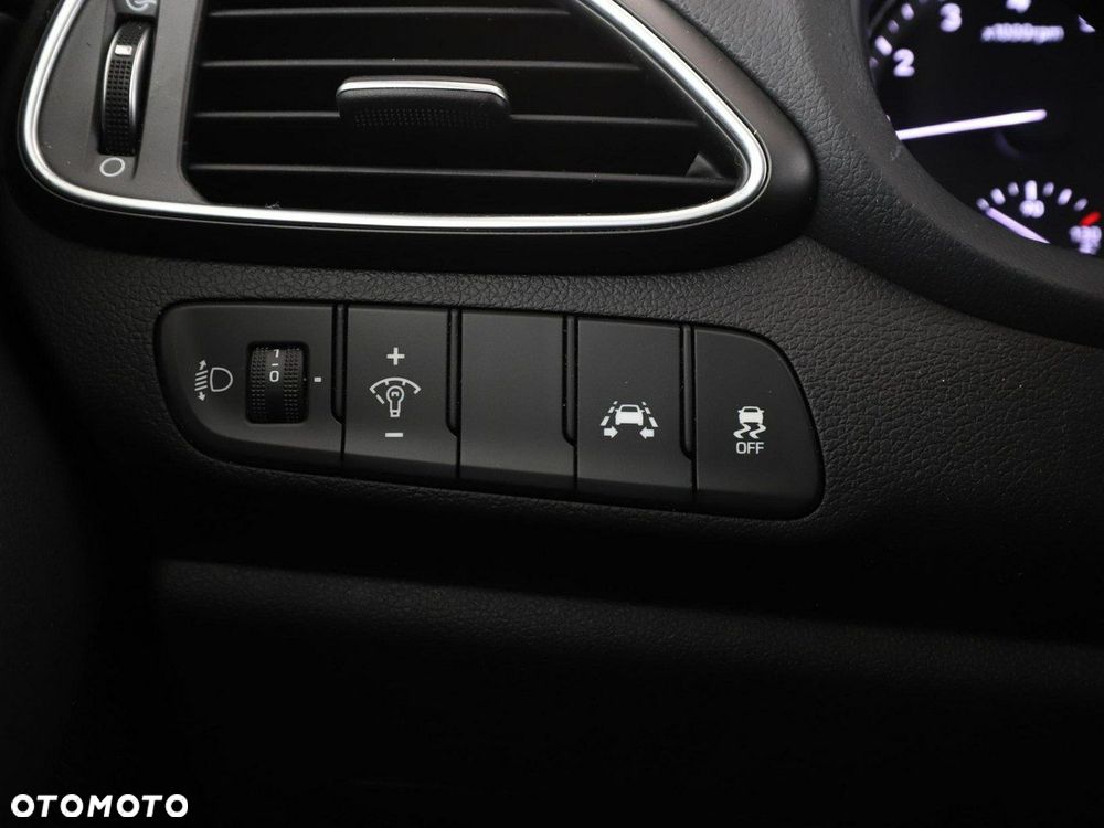 Hyundai i30 1.4 Select - 32