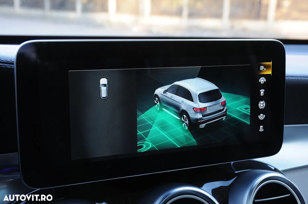 Mercedes-Benz GLC 300 e 4MATIC - 23