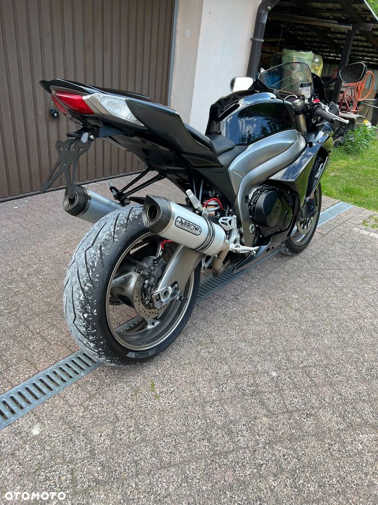 Suzuki GSX-R - 10