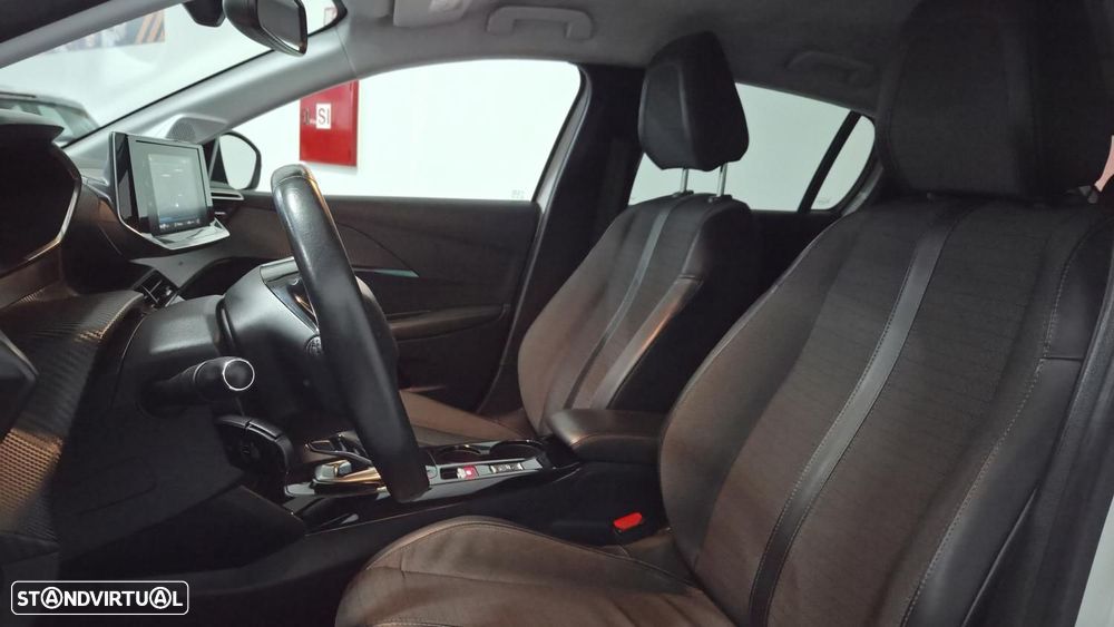 Peugeot e-208 50 kWh Allure - 11