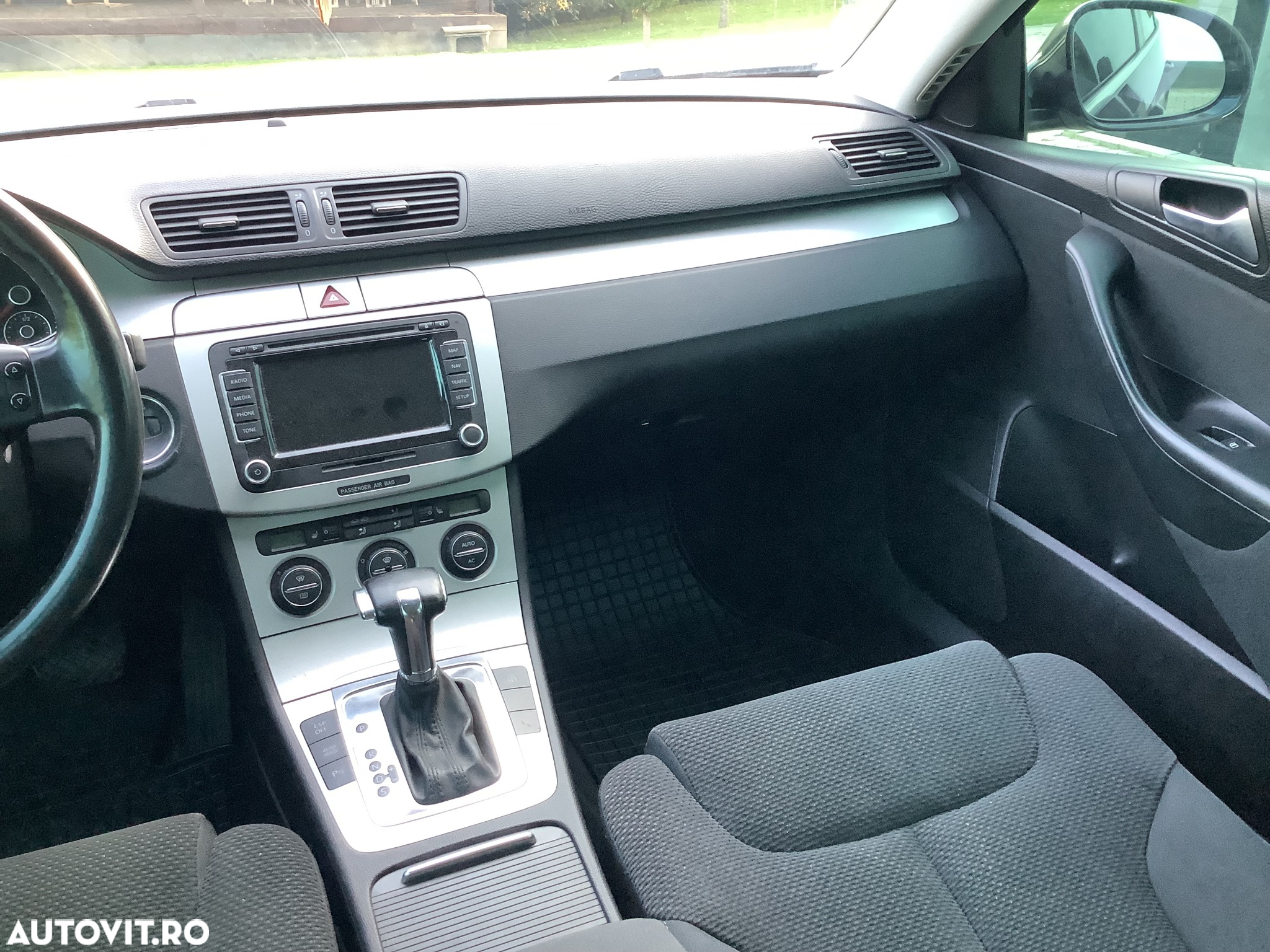 Volkswagen Passat - 33