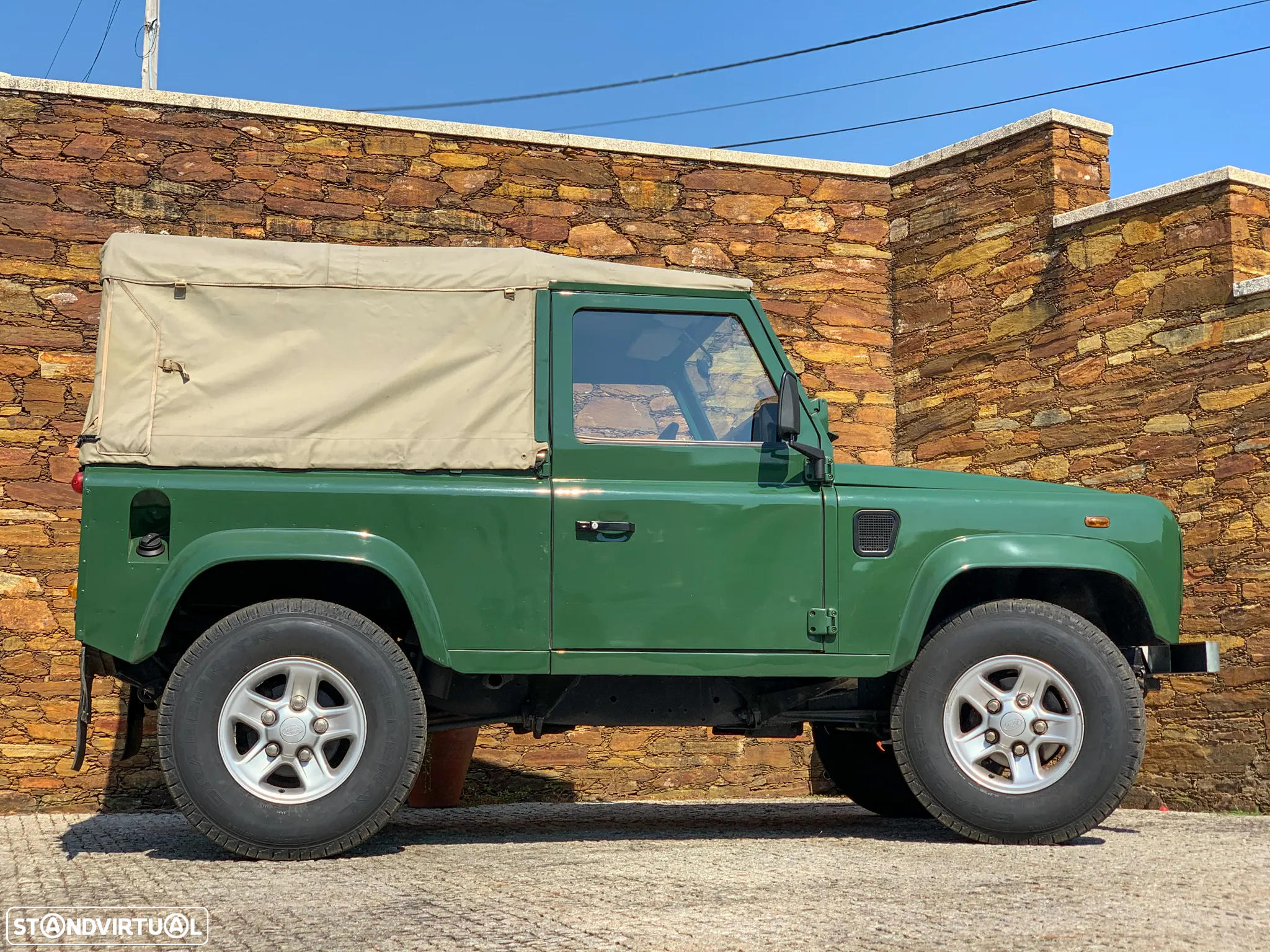 Land Rover Defender 90 2.5 Td5 Soft Top - 29