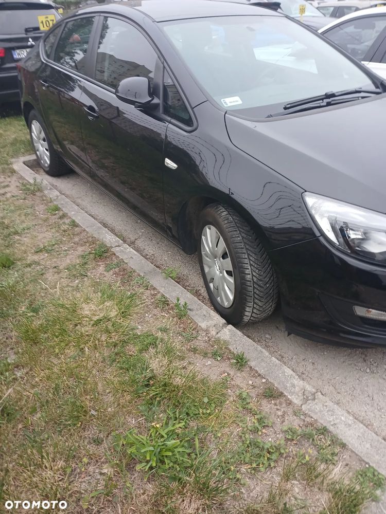 Opel Astra ver-1-6-active - 4