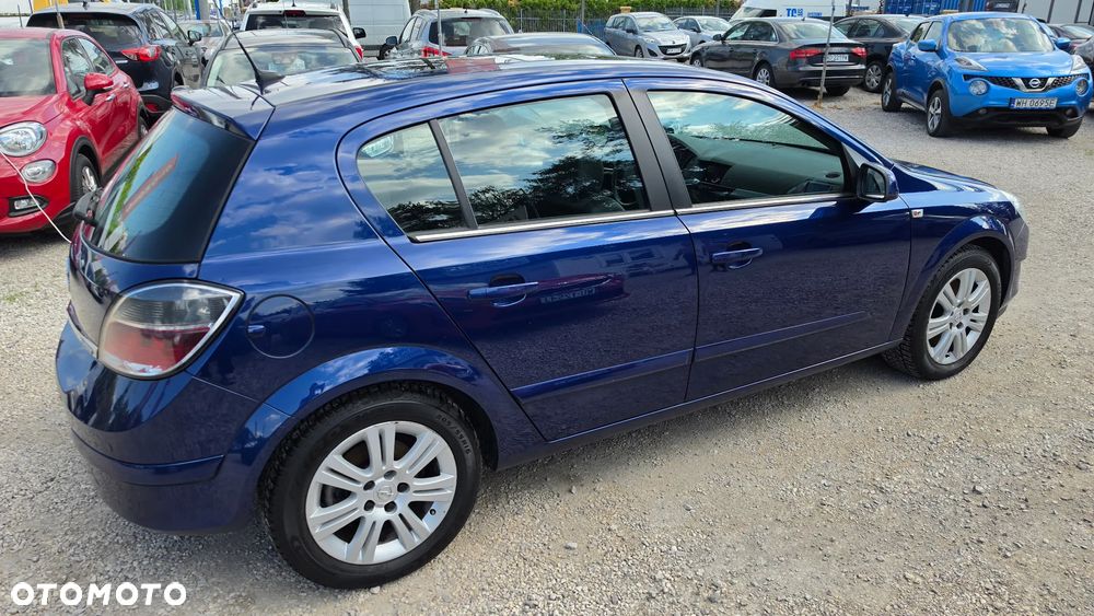 Opel Astra 1.6 T Cosmo - 25