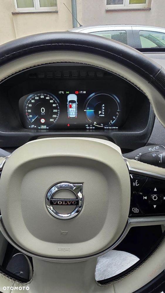 Volvo XC 90 - 9