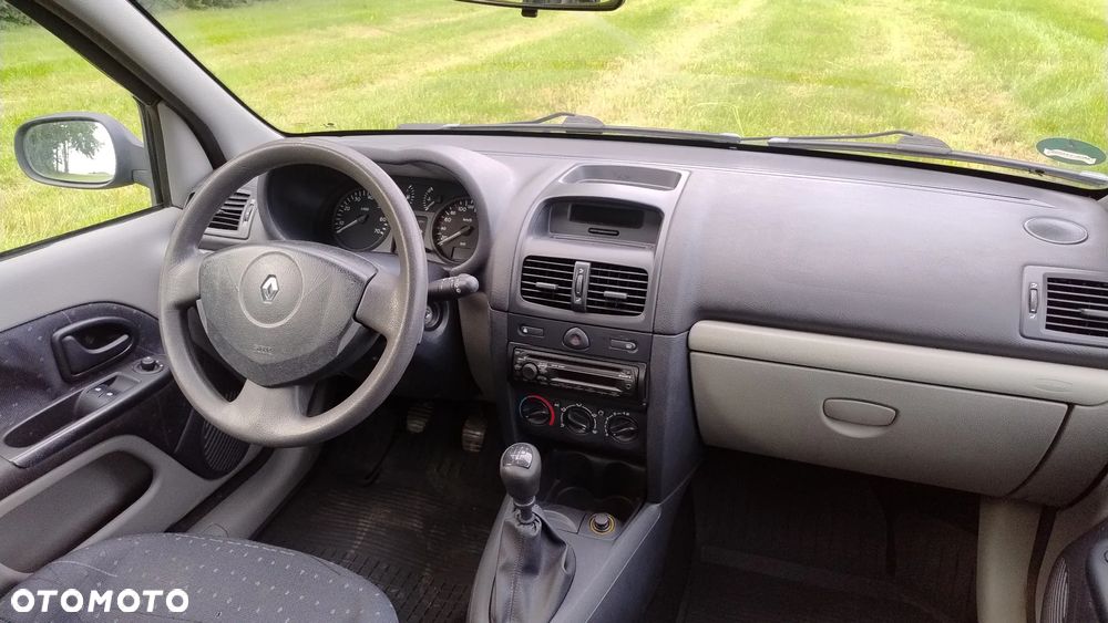 Renault Clio 1.2 16V Emotion - 25