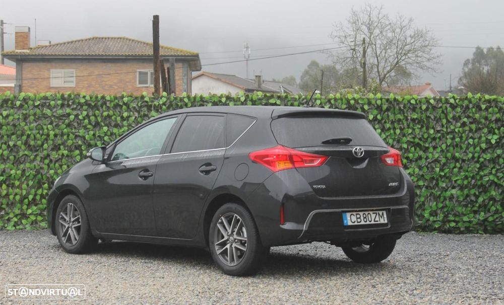 Toyota Auris 1.4 D-4D Exclusive - 4
