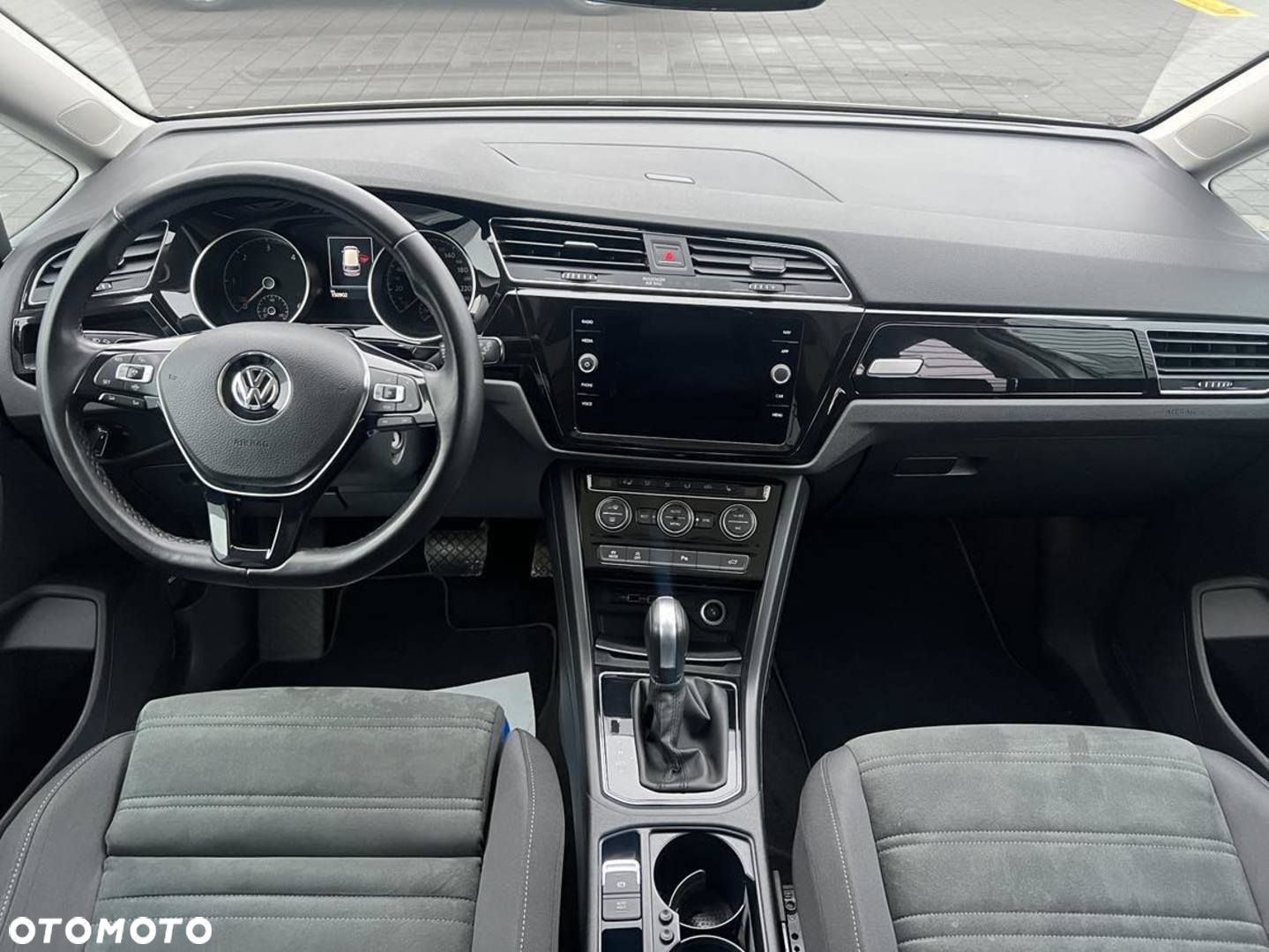 Volkswagen Touran - 2