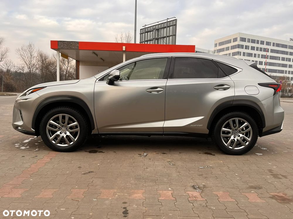 Lexus NX 300h Prestige AWD - 7