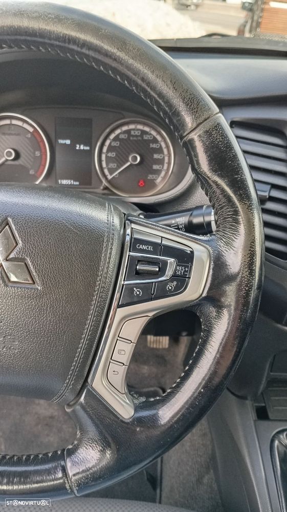 Mitsubishi L200 2.3 DI-D CD Invite 4WD - 19