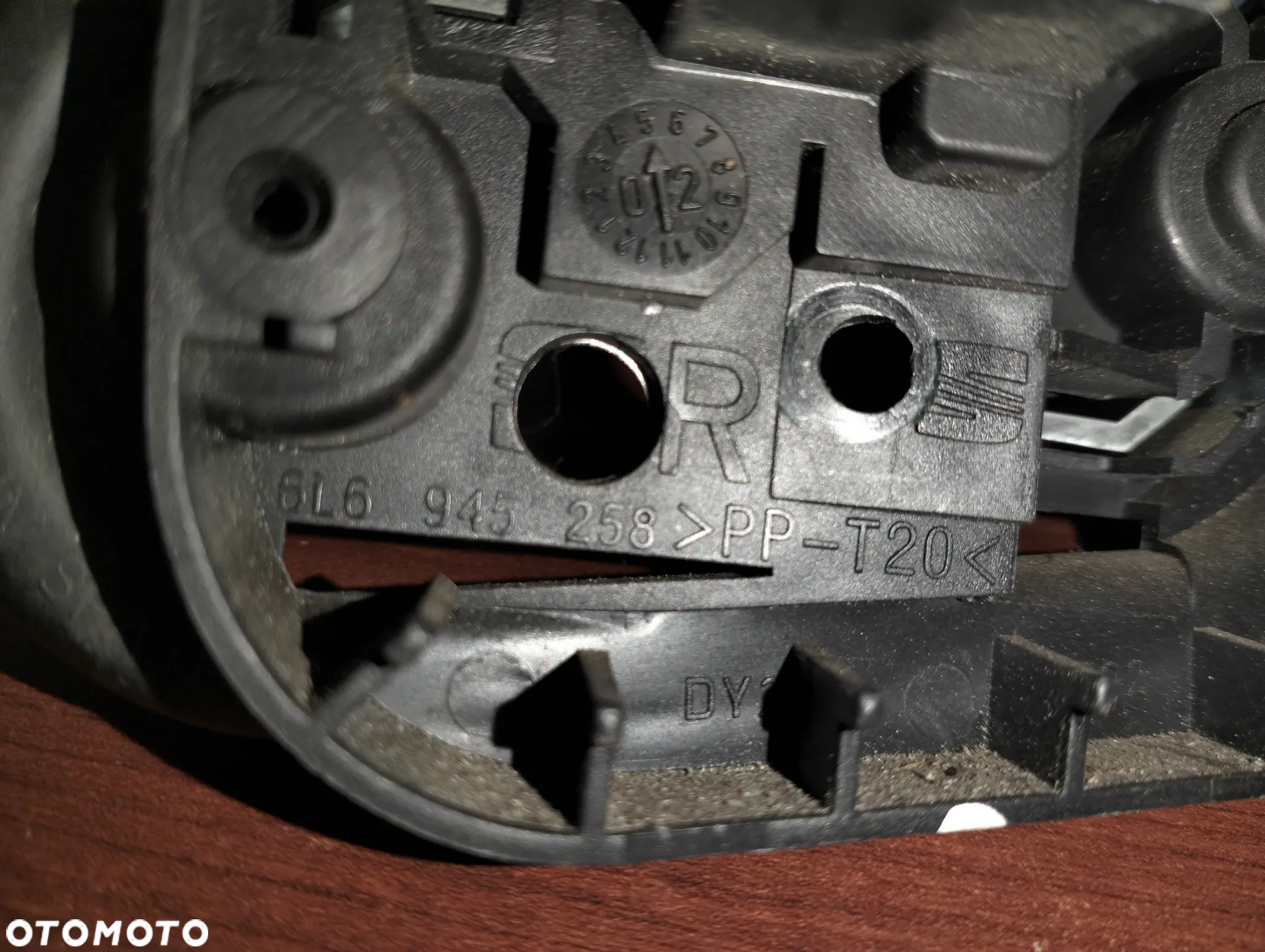 Wkład lampy tył na żarówki wtyczka Seat Ibiza 6L 02-04r prawy 6L6945258 - 3
