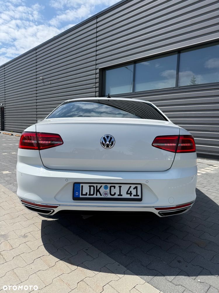 Volkswagen Passat 2.0 TDI BMT Highline - 28