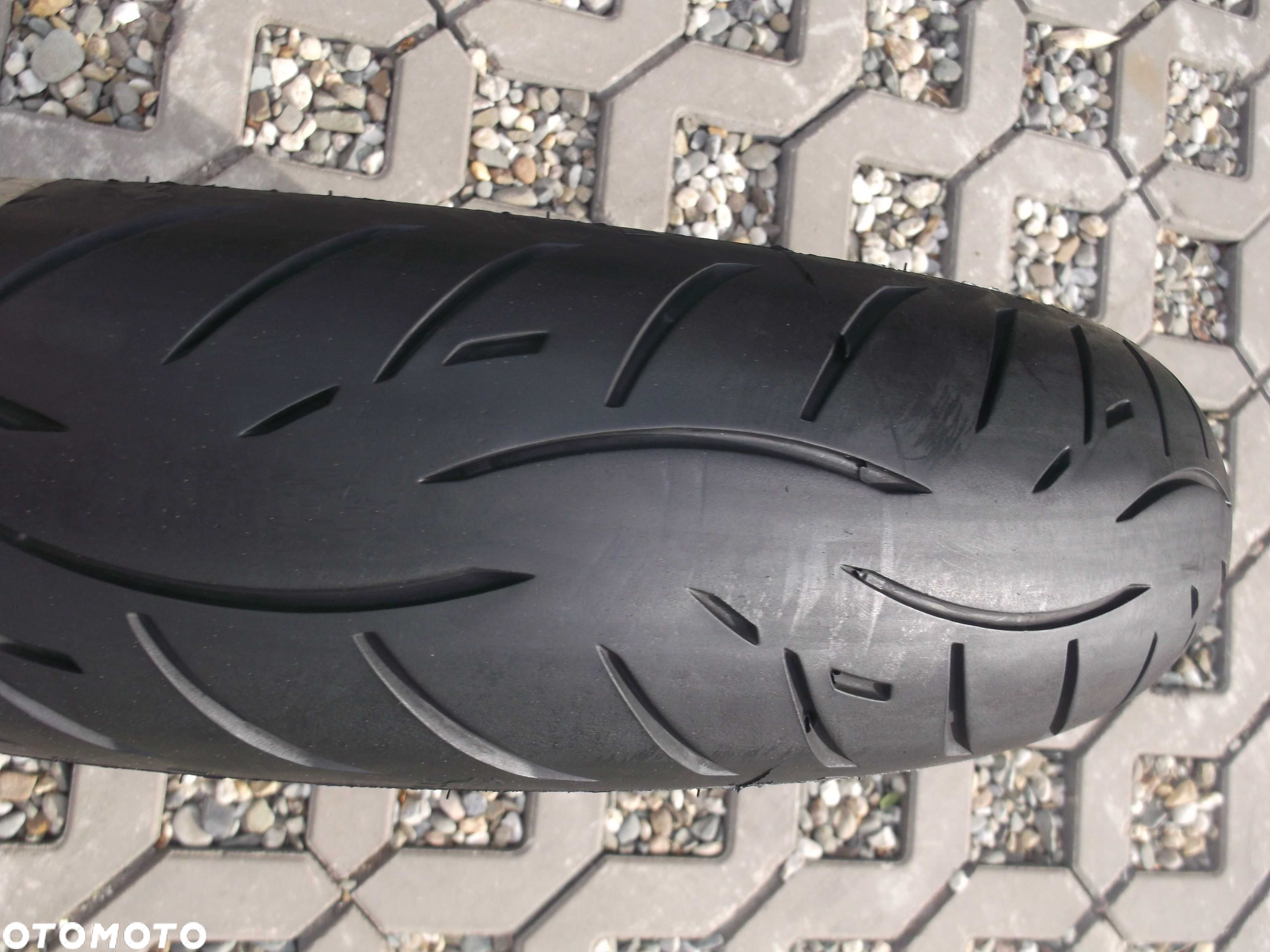 opona 120/70ZR17	58W Metzeler Roadtec z8 interact dot4714 2,8mm - 2
