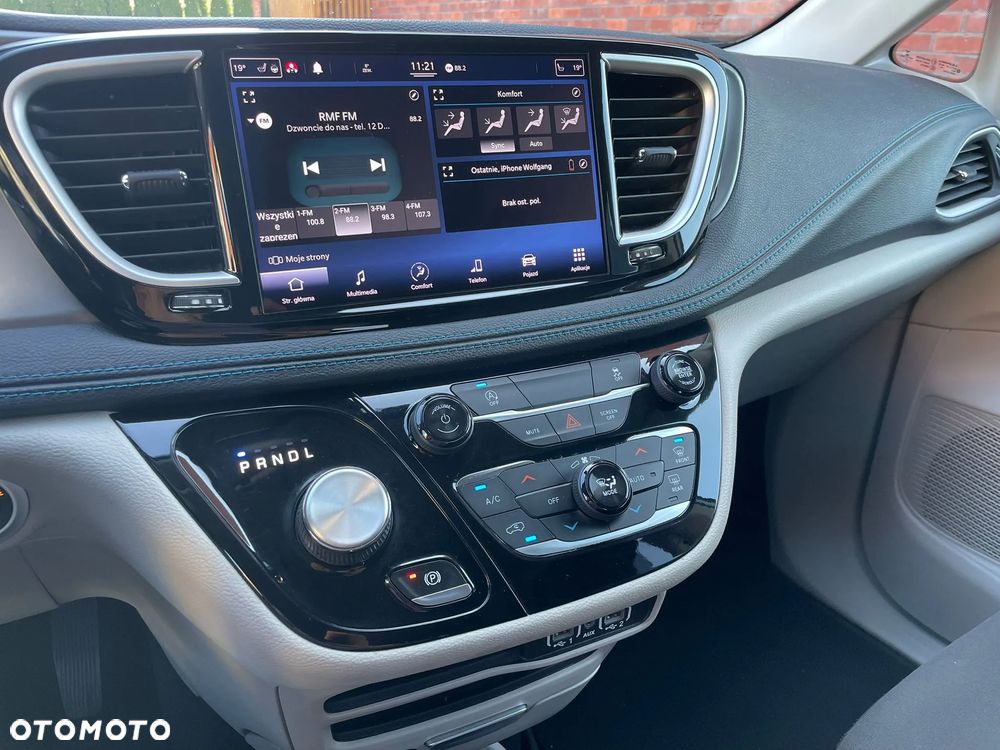 Chrysler Pacifica - 33