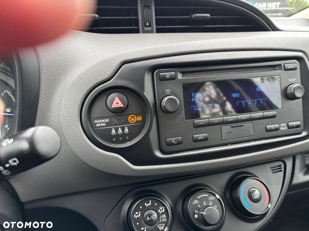 Toyota Yaris 1.0 Premium - 15