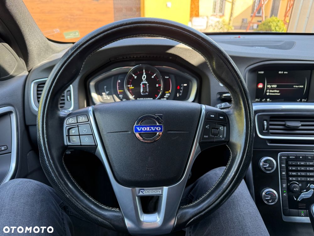 Volvo V60 D4 Geartronic RDesign - 25