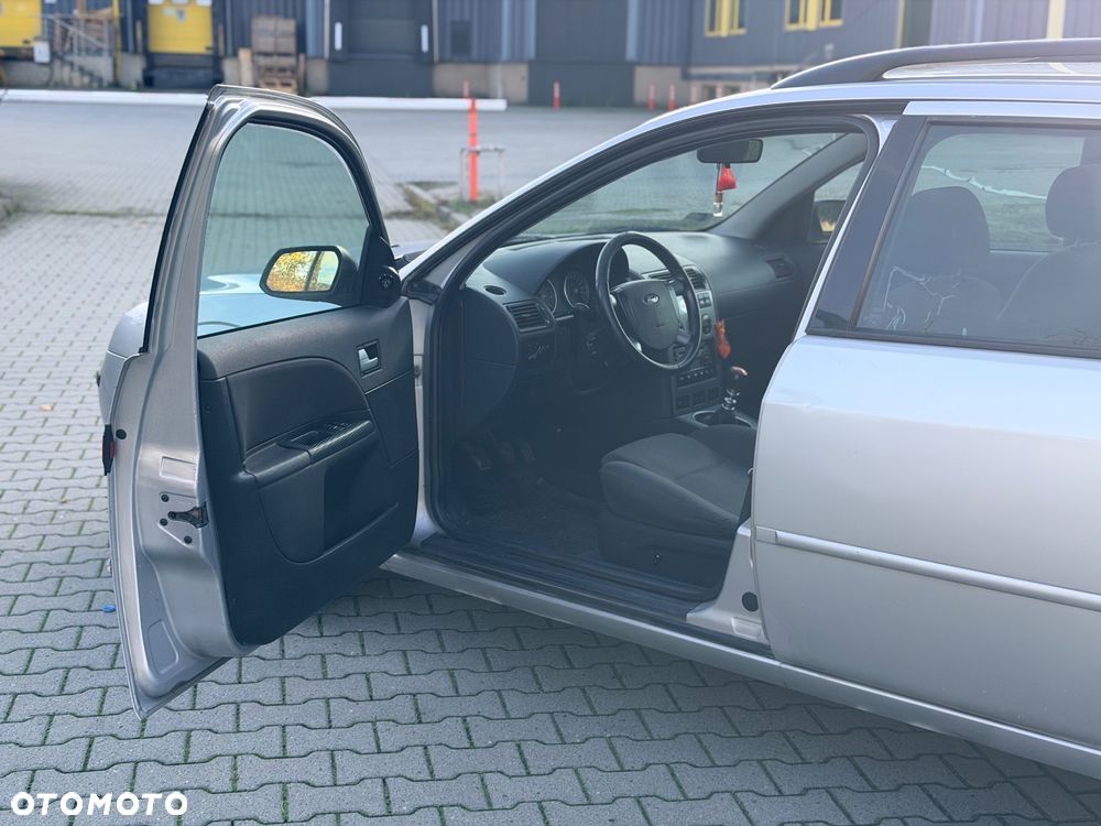 Ford Mondeo 2.0 Trend - 10