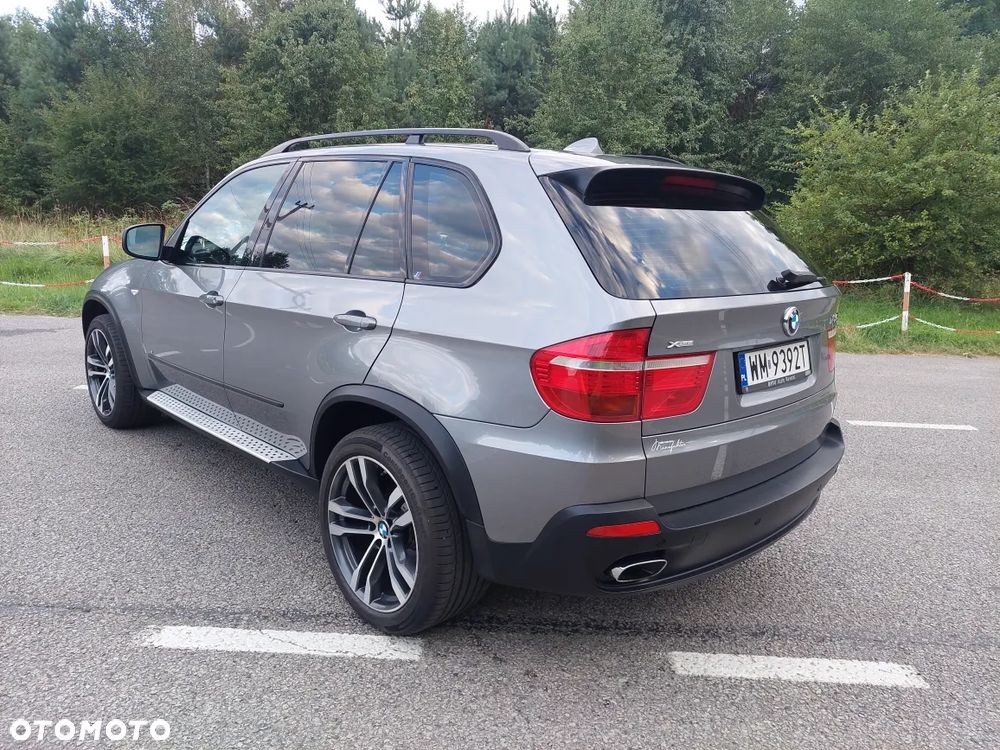 BMW X5 4.8 is - 3