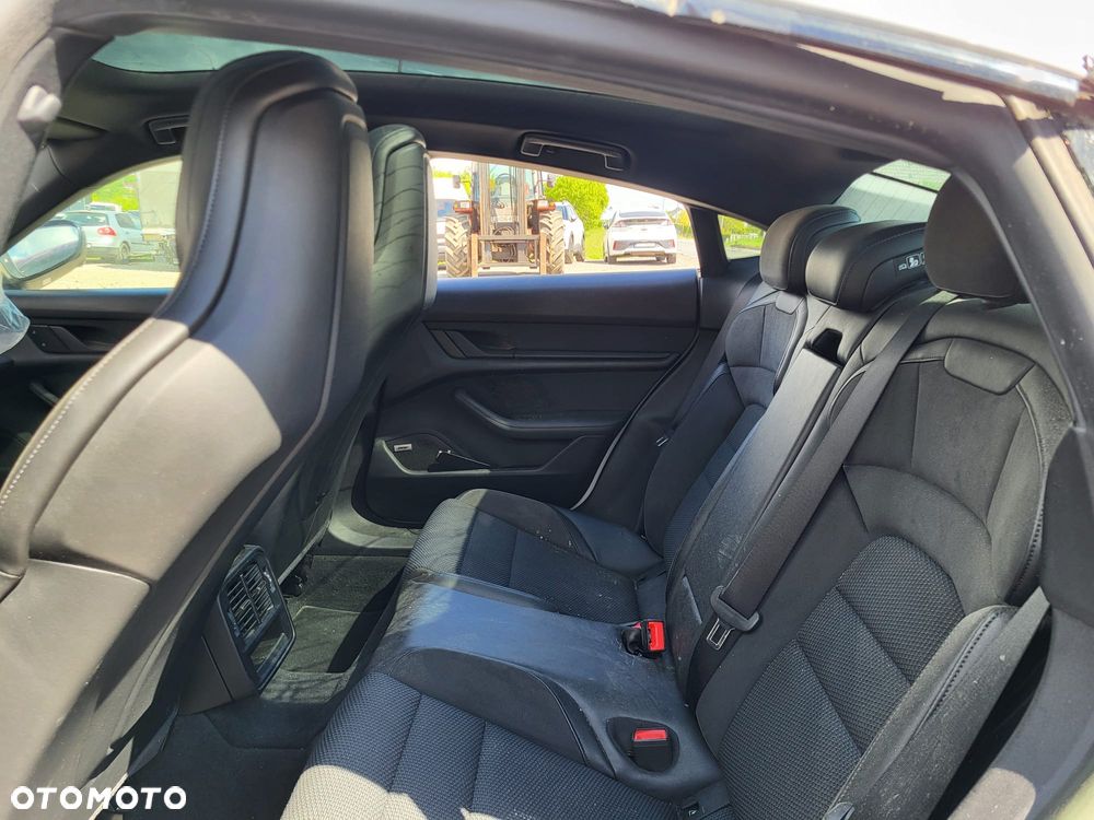 Porsche Taycan Sport Performancebatterie Plus - 31