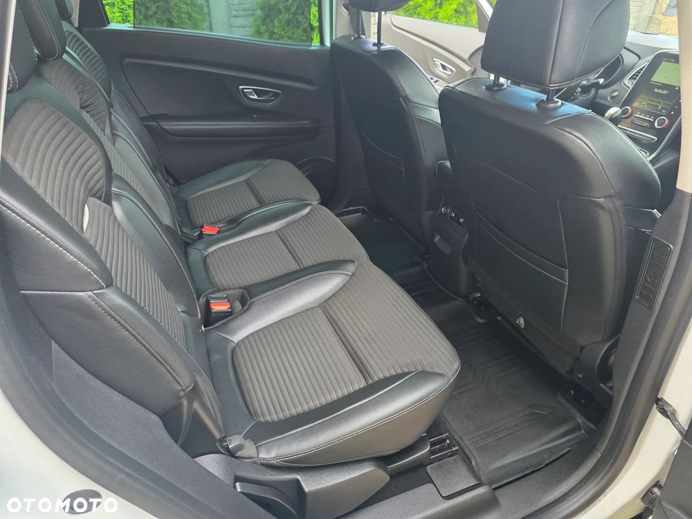 Renault Grand Scenic BLUE dCi 120 EDC BLACK EDITION - 29