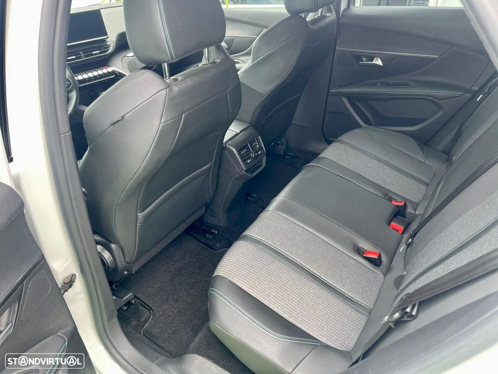 Peugeot 3008 1.5 BlueHDi Allure EAT8 - 12