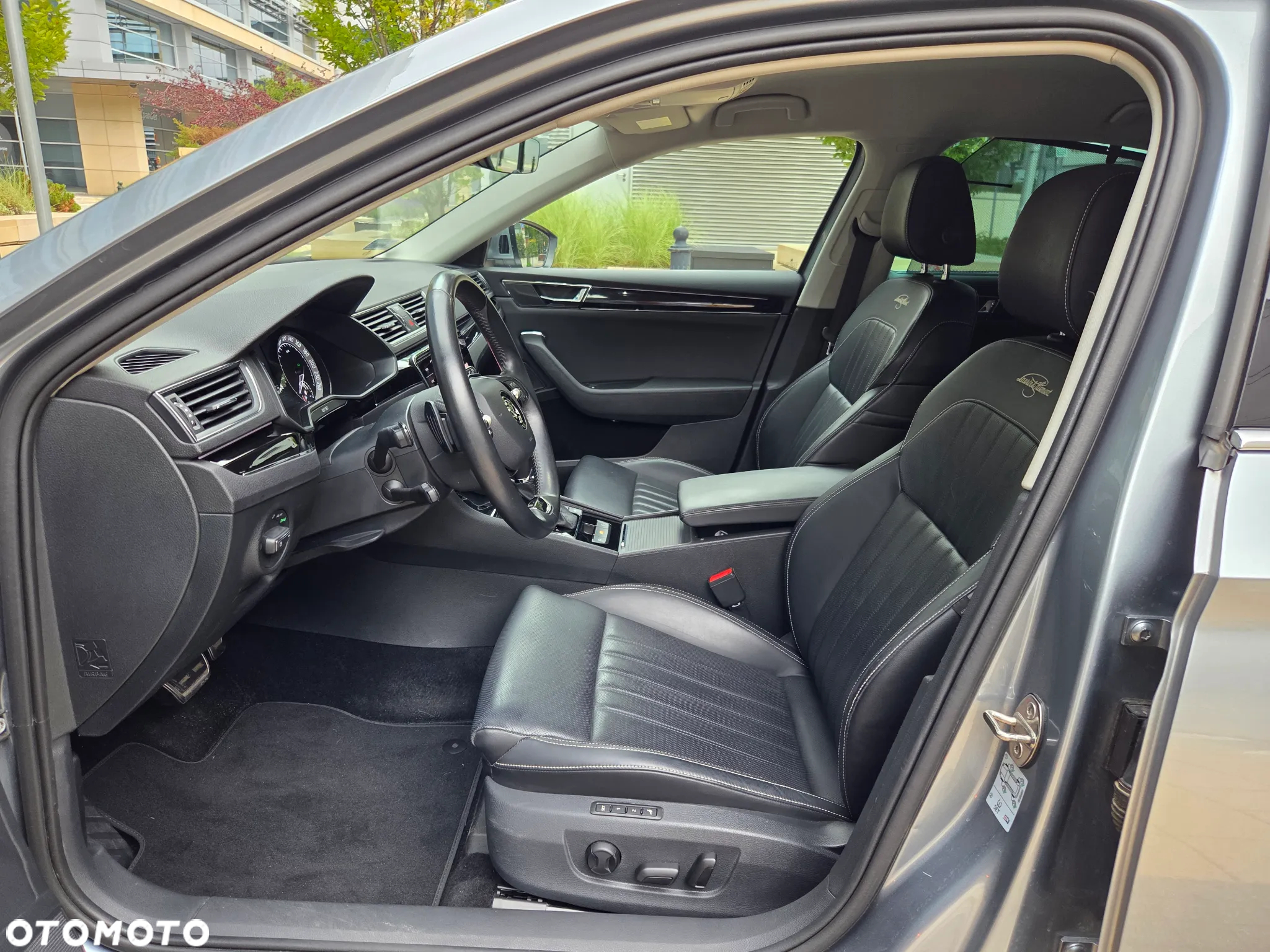 Skoda Superb 2.0 TDI SCR L&K DSG - 12