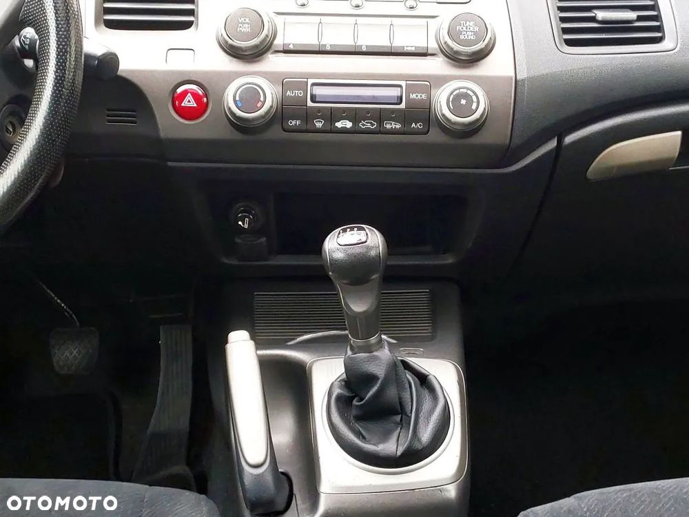 Honda Civic 1.8 Executive - 24