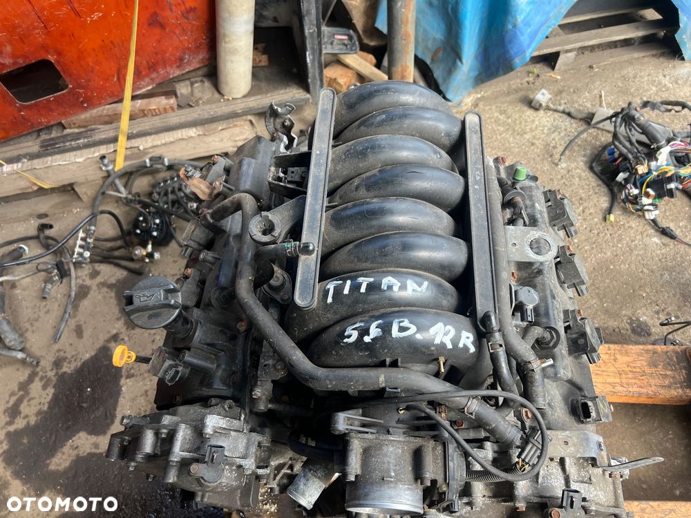 Silnik słup Nissan titan 5.6b v8 2012r
