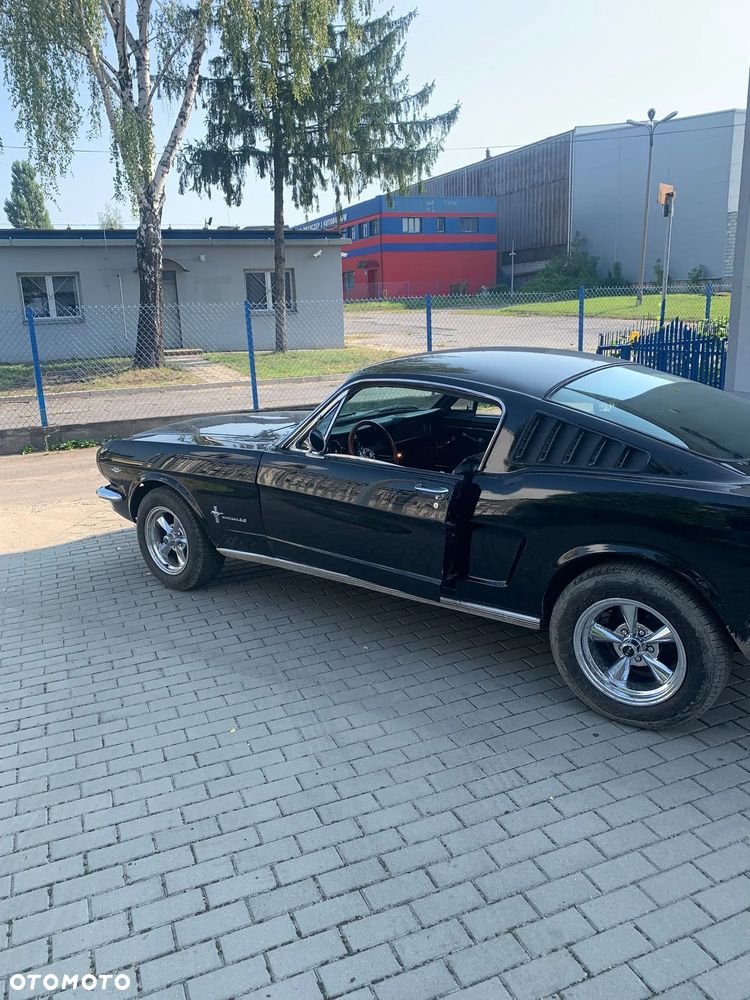 Ford Mustang - 35