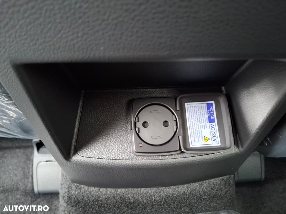 KG Mobility Korrando - 11