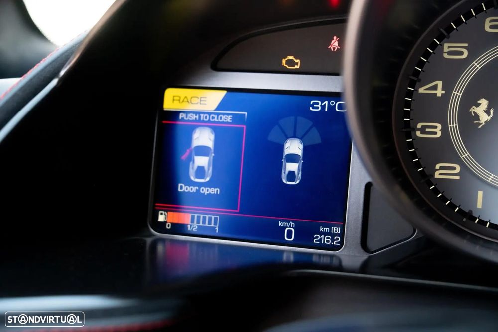 Ferrari 812 Superfast 6.5 V12 - 29