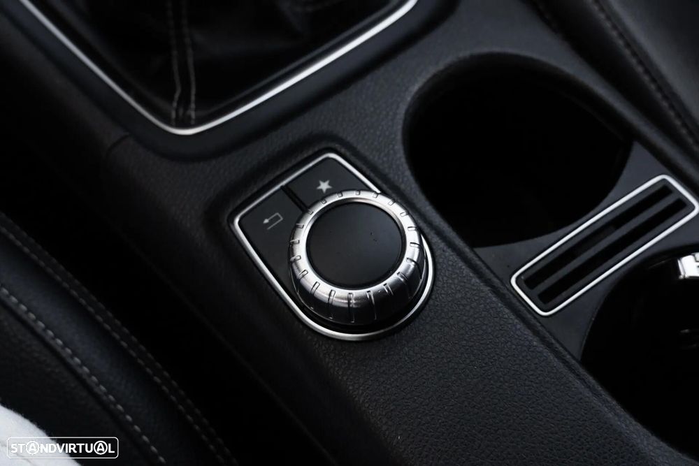 Mercedes-Benz CLA 180 d Shooting Brake AMG Line - 24