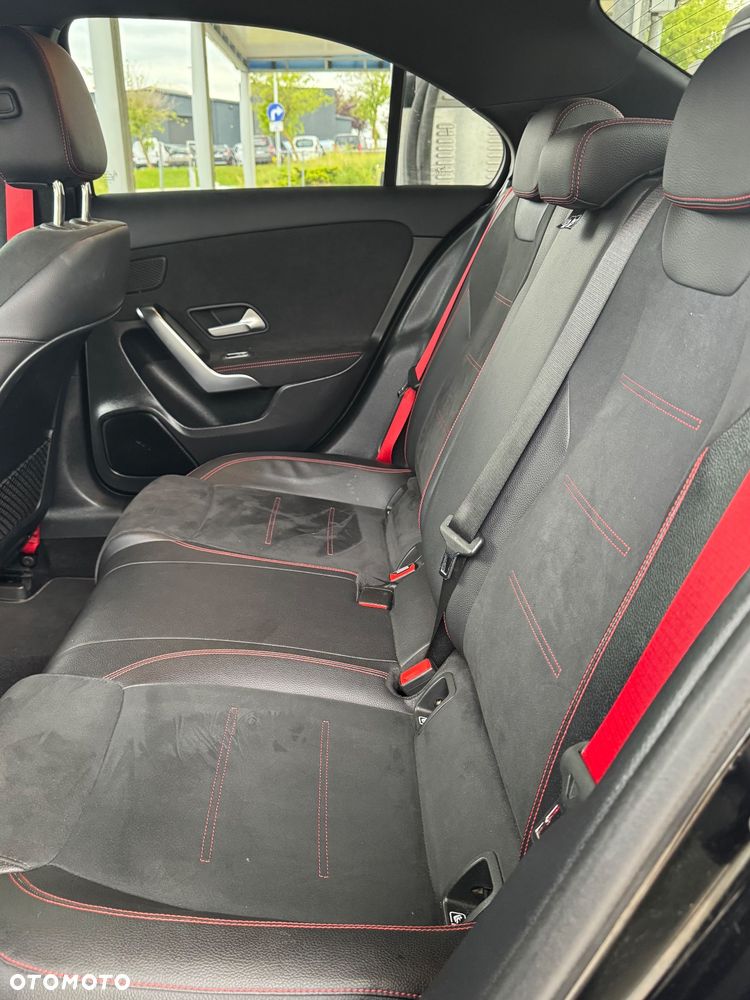 Mercedes-Benz Klasa A 35 AMG 4-Matic 7G-DCT - 29