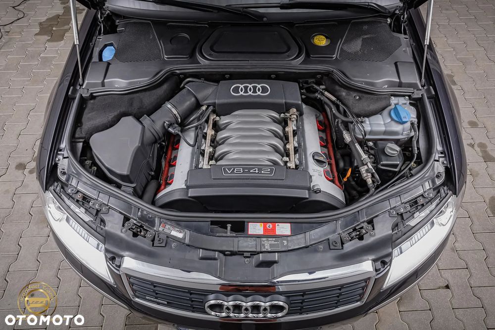Audi A8 4.2 Quattro - 36
