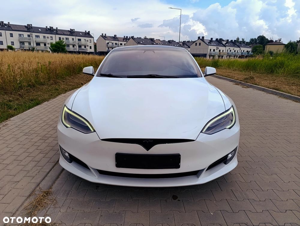 Tesla Model S - 26