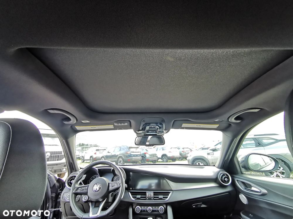 Alfa Romeo Giulia 2.0 Turbo 16V AT8-Q4 Veloce - 23