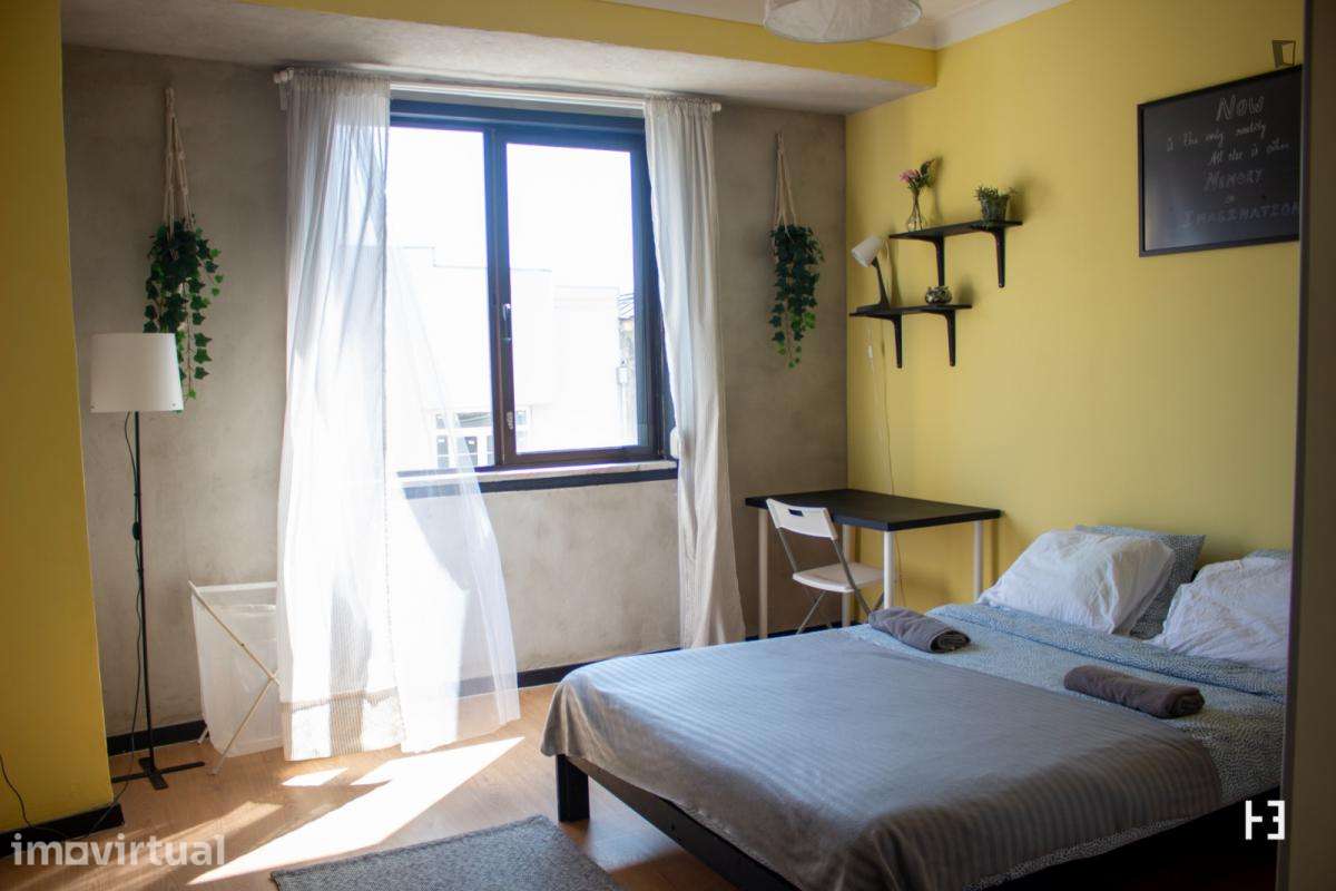 Quarto - localizado em Paranhos Porto - Grande imagem: 2/24