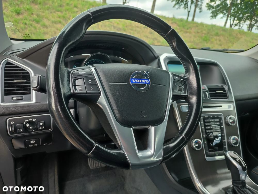 Volvo XC 60 D4 Geartronic Summum - 24
