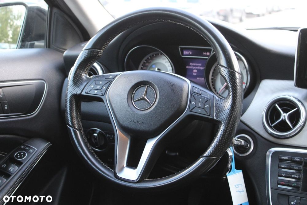 Mercedes-Benz GLA - 30